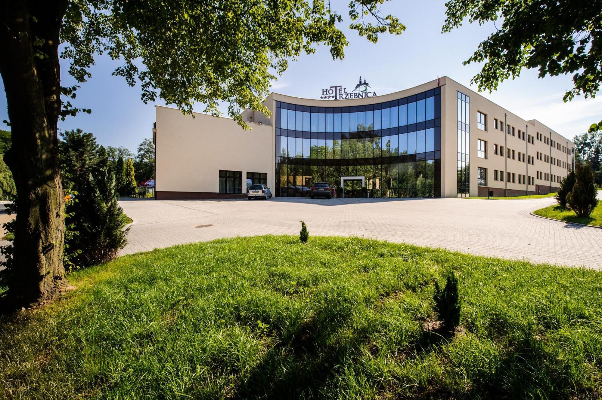 Hotel Trzebnica Exterior photo